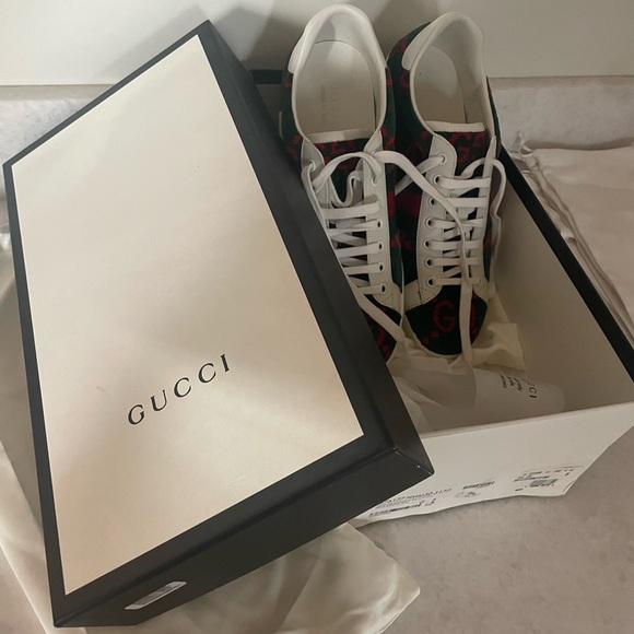 Gucci New Ace Sneaker - Picture 2 of 10